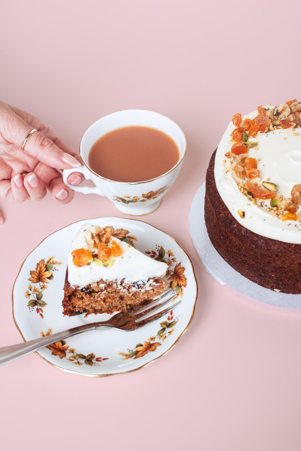 tea and carrot cake