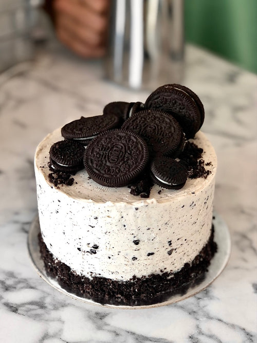 Cookies and Cream Cake with oreos
