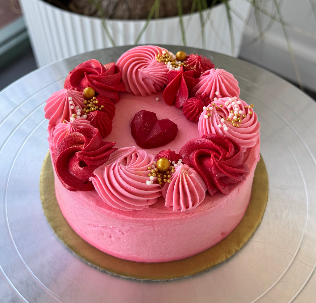 Valentine’s Sweetheart Cake