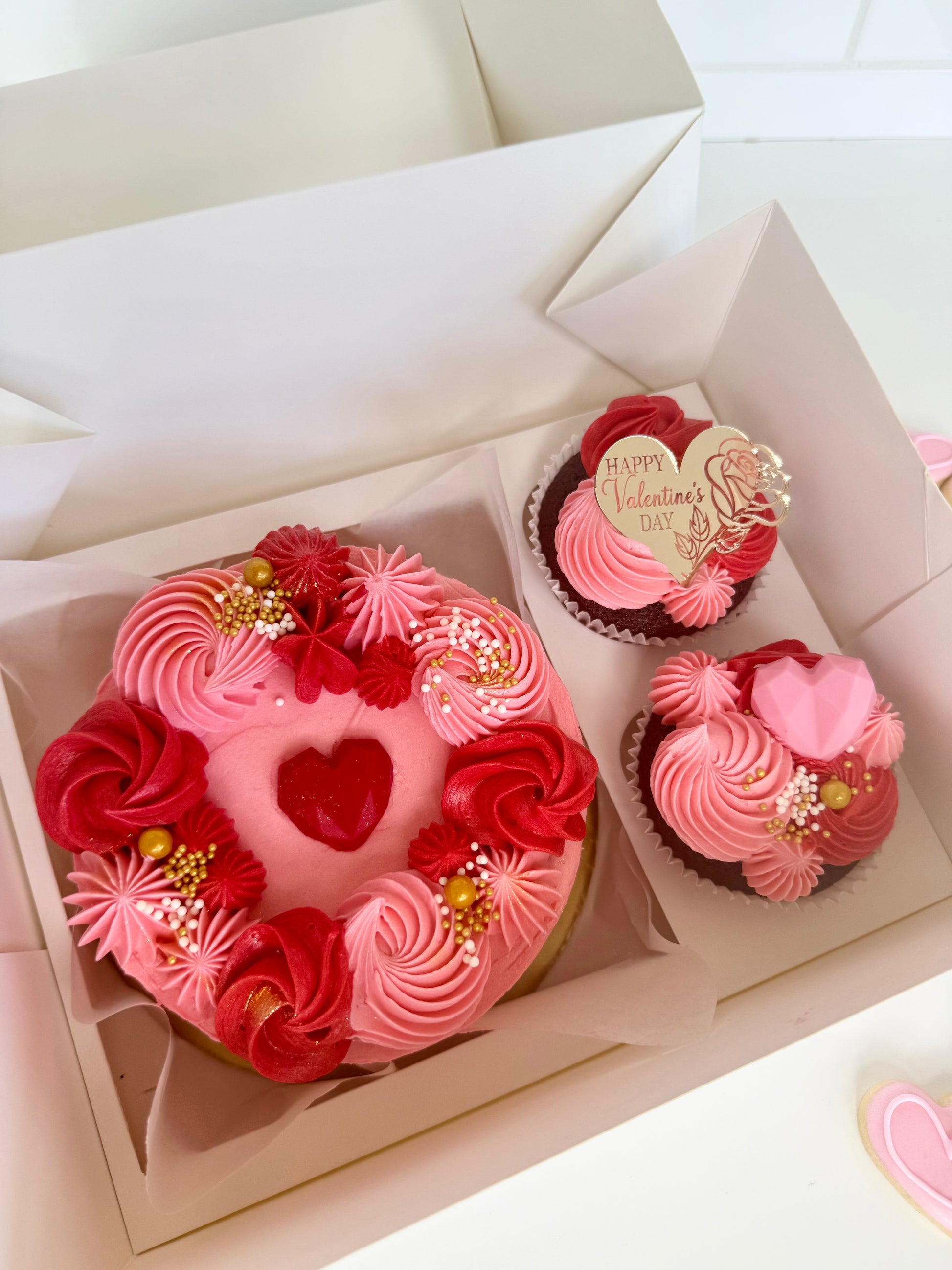 Valentine’s Bento Cake & Cupcake Treat